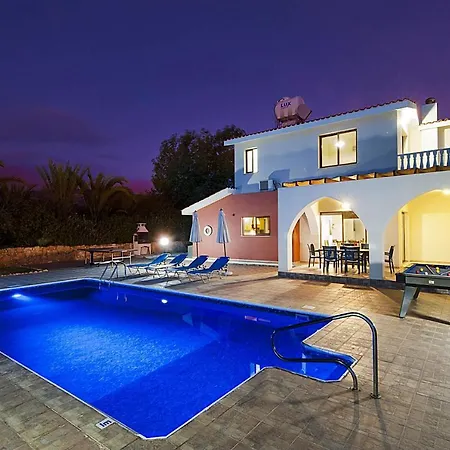 Вилла Banana Grove By