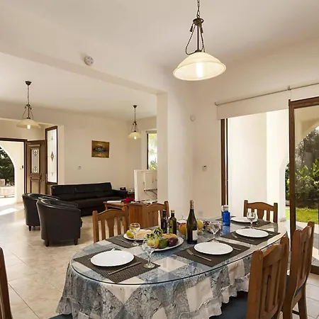 Вилла Banana Grove By *