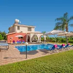 Villa Banana Grove By Peyia